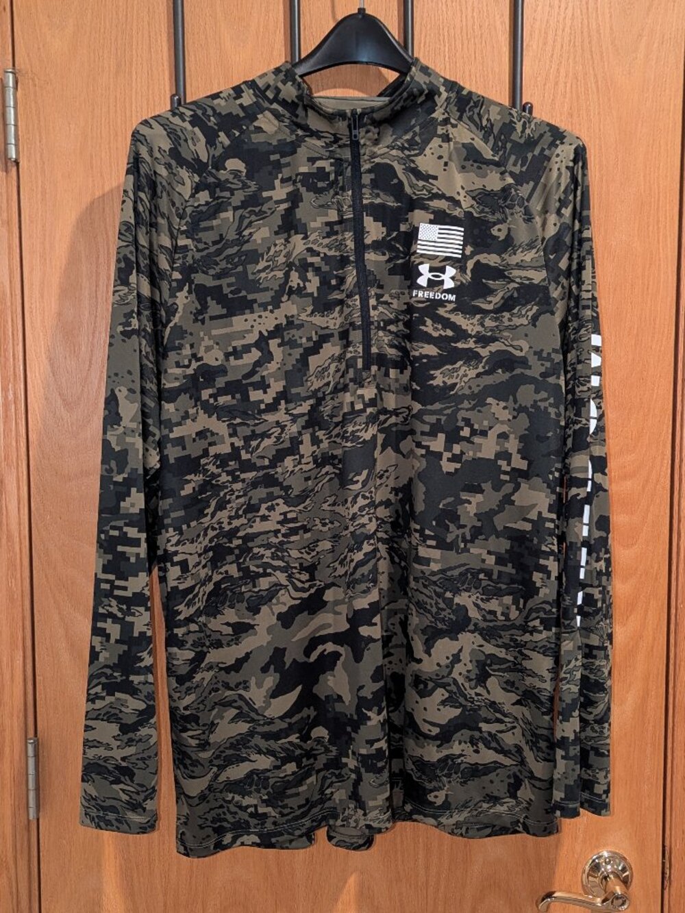 Under Armour Freedom Tech Heatgear 1/4 Zip Pullover